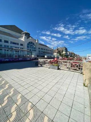Appartement Elegant Au Coeur De Cabourg Exterior photo